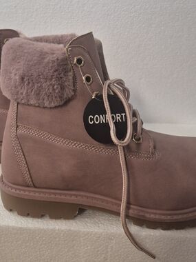 Streetwear Society Blush Pink Faux-Fur Lace-Up Ankle Boots Fall/Sping